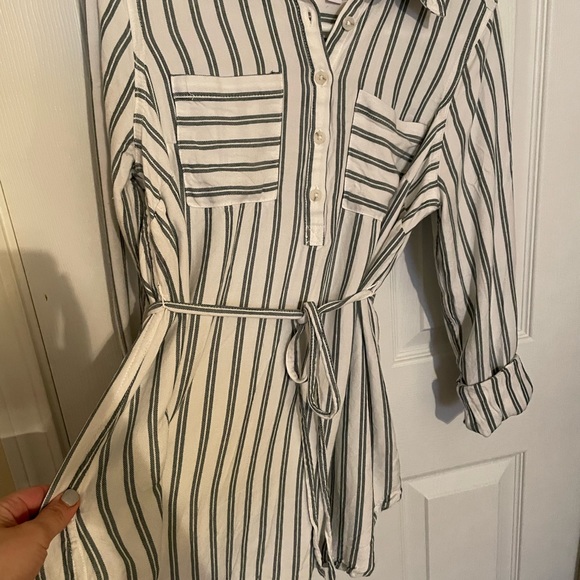 Maternity tops - 1 light blue and white & 1 light pink one - Picture 3 of 4